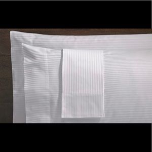 Hilton Hotel Bedding Sateen Striped Pillowcases set of 2